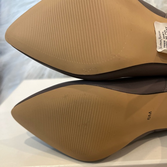 Bran New with Box Neiman Marcus Palazzi Lt Grey Ankle Boot size 6 Gorgeous! - Picture 6 of 10